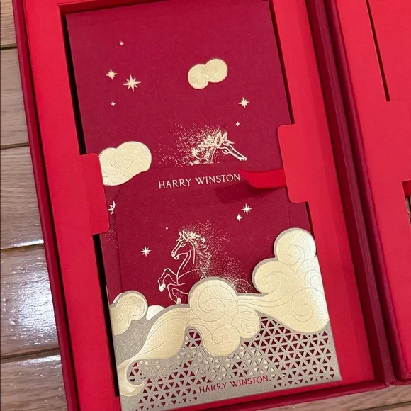 Harry Winston Red and Gold Red Packet Gift Set - Picture 5 of 7